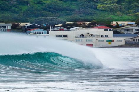 Photo of property in 274 Queens Drive, Lyall Bay, Wellington, 6022