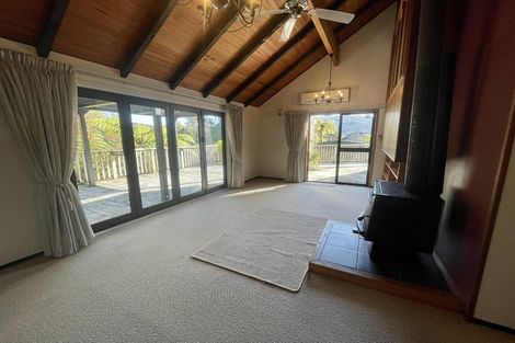 Photo of property in 6b Chatsworth Road, Silverstream, Upper Hutt, 5019