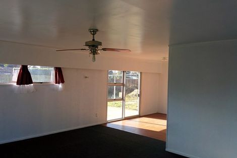Photo of property in 17 Glengowan Place, Conifer Grove, Takanini, 2112