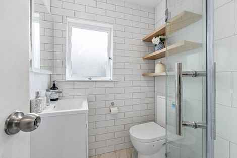 Photo of property in 1/222 Beach Haven Road, Beach Haven, Auckland, 0626