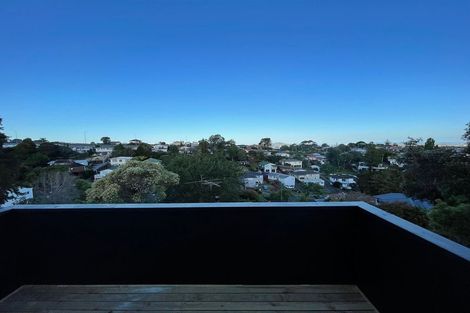 Photo of property in 1/16 Glen Vista Place, Bayview, Auckland, 0629