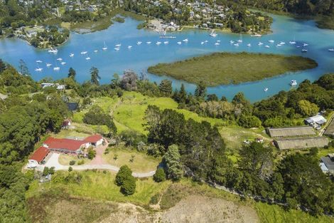 Photo of property in 90 Cedar Terrace, Stanmore Bay, Whangaparaoa, 0932