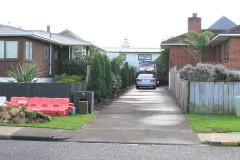 Photo of property in 13 Waller Avenue, Bucklands Beach, Auckland, 2012