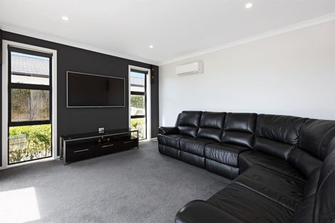 Photo of property in 4 Ihakara Arthur Lane, Aotea, Porirua, 5024