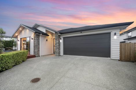 Photo of property in 2 Gemscott Crescent, Huapai, Kumeu, 0810