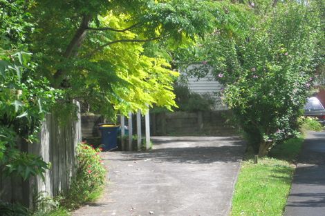 Photo of property in 16b Arahia Street, Northcote, Auckland, 0627