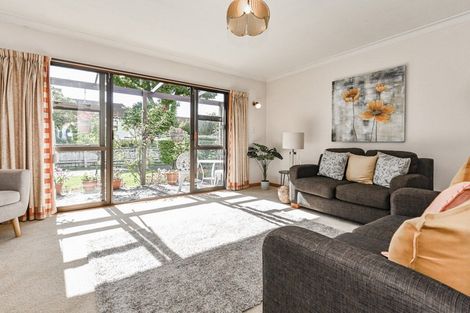 Photo of property in 2/505 Fitzroy Avenue, Hastings, 4122