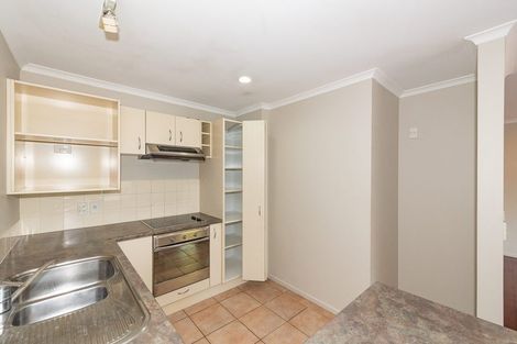 Photo of property in 6/78 Fernhill Way, Oteha, Auckland, 0632