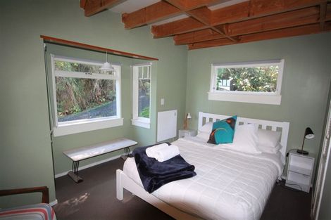 Photo of property in 8 Oxford Terrace, Coromandel, 3506