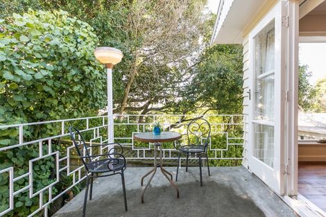 Photo of property in 12 Ormond Road, Hospital Hill, Napier, 4110