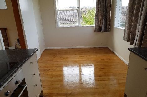 Photo of property in 13 Woodall Place, Totara Vale, Auckland, 0627