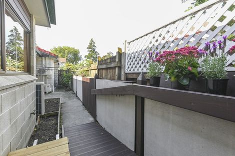 Photo of property in 2/505 Fitzroy Avenue, Hastings, 4122