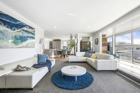 Photo of property in 1015b Beach Road, Torbay, Auckland, 0630