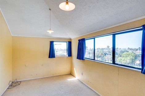 Photo of property in 3/9 Milton Road, Bluff Hill, Napier, 4110