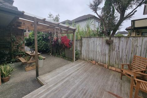 Photo of property in 4 Oswald Close, Flat Bush, Auckland, 2016