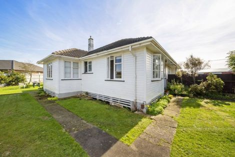 Photo of property in 13 Douglas Street, Hawera, 4610