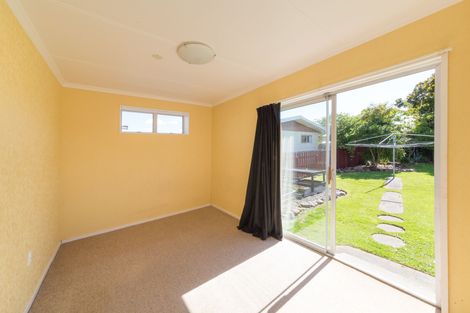 Photo of property in 23 Raglan Avenue, Cloverlea, Palmerston North, 4412