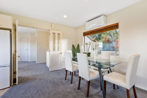 Photo of property in 2/23 Wairau Road, Forrest Hill, Auckland, 0627