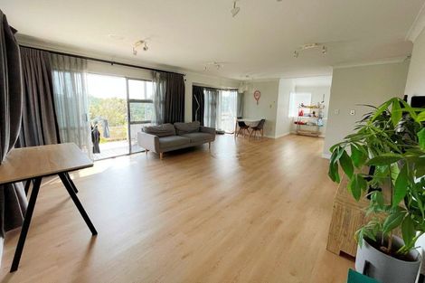 Photo of property in 3/90 Aberdeen Road, Campbells Bay, Auckland, 0620