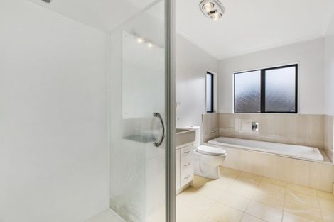 Photo of property in 38 Accent Drive, Flat Bush, Auckland, 2016