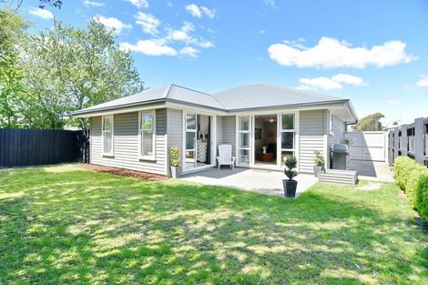 Photo of property in 9a Sylvia Street, Parklands, Christchurch, 8083