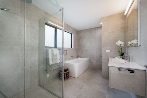 Photo of property in 8 Clovelly Road, Bucklands Beach, Auckland, 2012