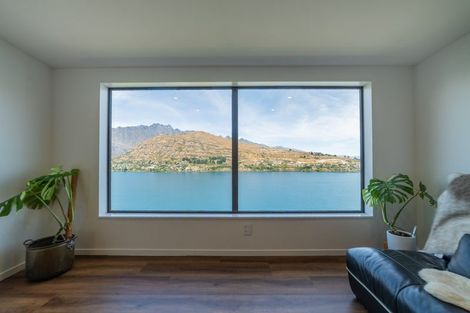 Photo of property in 22 Golden Terrace, Queenstown, 9300