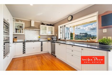 Photo of property in 24 Arama Avenue, Titirangi, Auckland, 0604