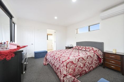 Photo of property in 15 Lake Panorama Drive, Henderson, Auckland, 0612