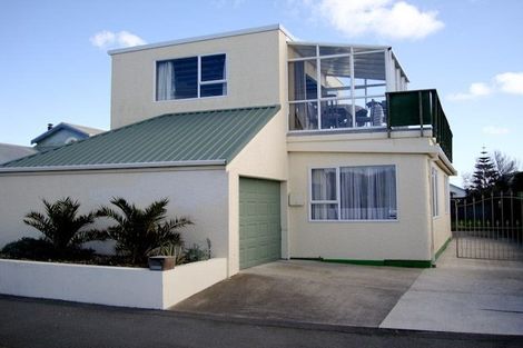 Photo of property in 256 Marine Parade, New Brighton, Christchurch, 8061