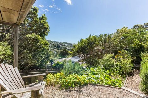 Photo of property in 18 Mills Road, Brooklyn, Wellington, 6021