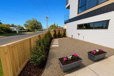 Photo of property in 1/36 Longburn Road, Henderson, Auckland, 0610