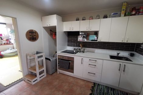 Photo of property in 105 Selwyn Crescent, Forrest Hill, Auckland, 0620