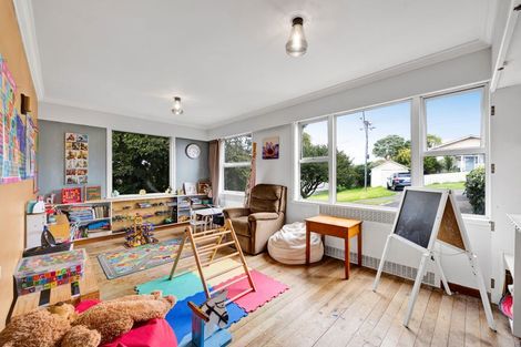 Photo of property in 17 Rawhiti Street, Vogeltown, New Plymouth, 4310