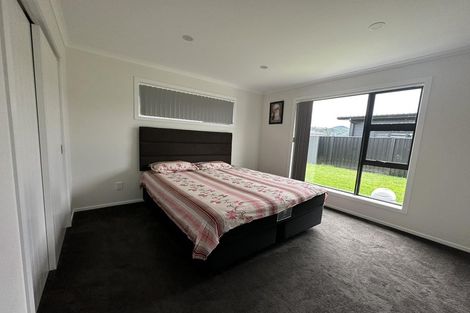 Photo of property in 5 Kerrigan Crescent, Wallaceville, Upper Hutt, 5018