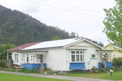 Photo of property in 14 Farmer Street, Te Aroha, 3320