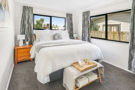 Photo of property in 14 Kentucky Crescent, Nawton, Hamilton, 3200