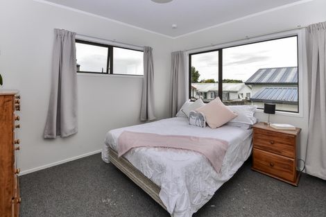 Photo of property in 3a Nerissa Place, Randwick Park, Auckland, 2105