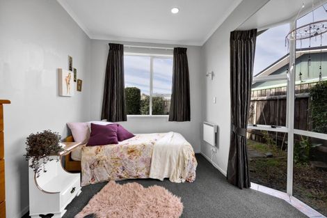 Photo of property in 143 Mangorei Road, Merrilands, New Plymouth, 4312