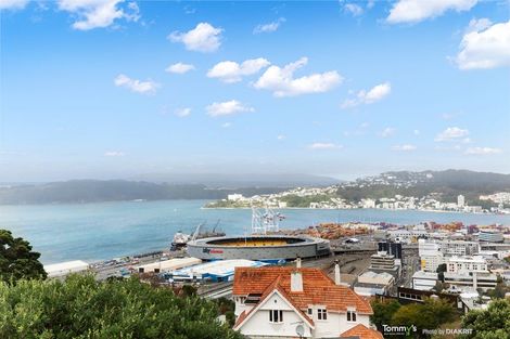 Photo of property in 9 Wadestown Road, Wadestown, Wellington, 6012