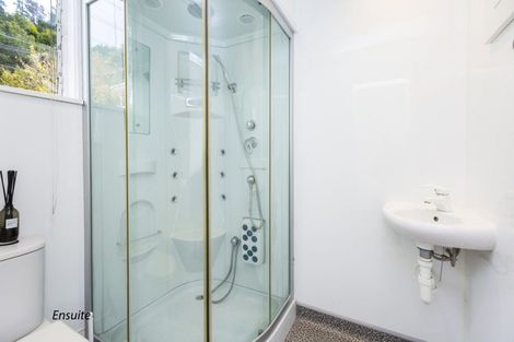 Photo of property in 73 Wyndham Road, Pinehaven, Upper Hutt, 5019