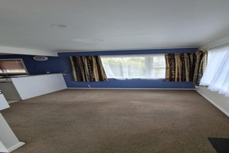 Photo of property in 72 Stewart Drive, Newlands, Wellington, 6037