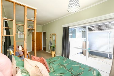 Photo of property in 79 Brooklands Road, Brooklands, New Plymouth, 4310