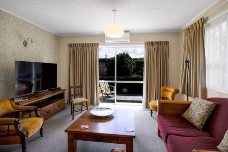 Photo of property in 44 Fulford Street, New Plymouth, 4310