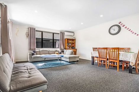 Photo of property in 1 Kaaka Street, Cambridge, 3434