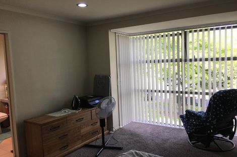 Photo of property in 71 Bruce Pulman Drive, Takanini, 2112