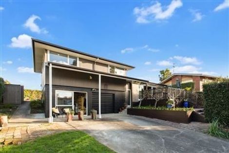 Photo of property in 5 La Perouse Street, Botany Downs, Auckland, 2010