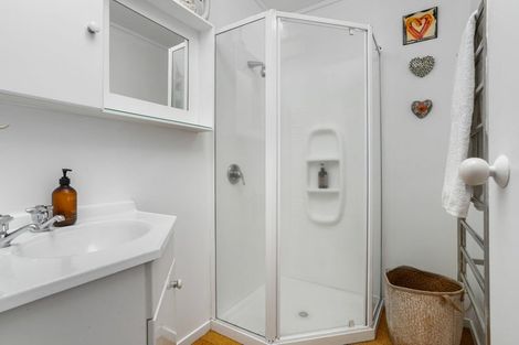 Photo of property in 127 Bruce Wallace Place, Whangamata, 3620
