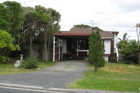 Photo of property in 1422 Whangaparaoa Road, Army Bay, Whangaparaoa, 0930