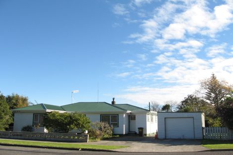 Photo of property in 6 Anzac Road, Otaki, 5512